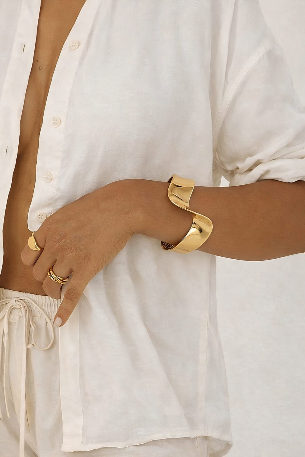 Los brazaletes rígidos son la tendencia boho para este verano 2027